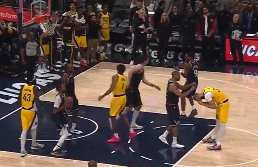 开云体育下载-明着摆烂？步行者0.1秒落后1分获2罚，赫夫两罚不中送走比赛